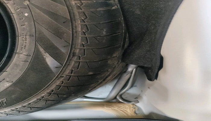 2023 Maruti Swift VXI, Petrol, Manual, 19,591 km, tyre