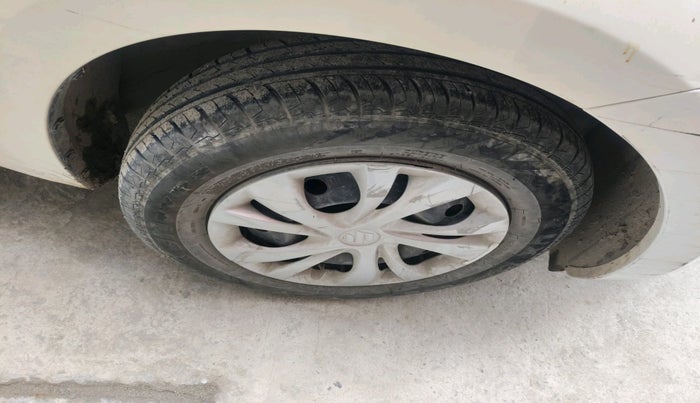 2023 Maruti Swift VXI, Petrol, Manual, 19,591 km, tyre