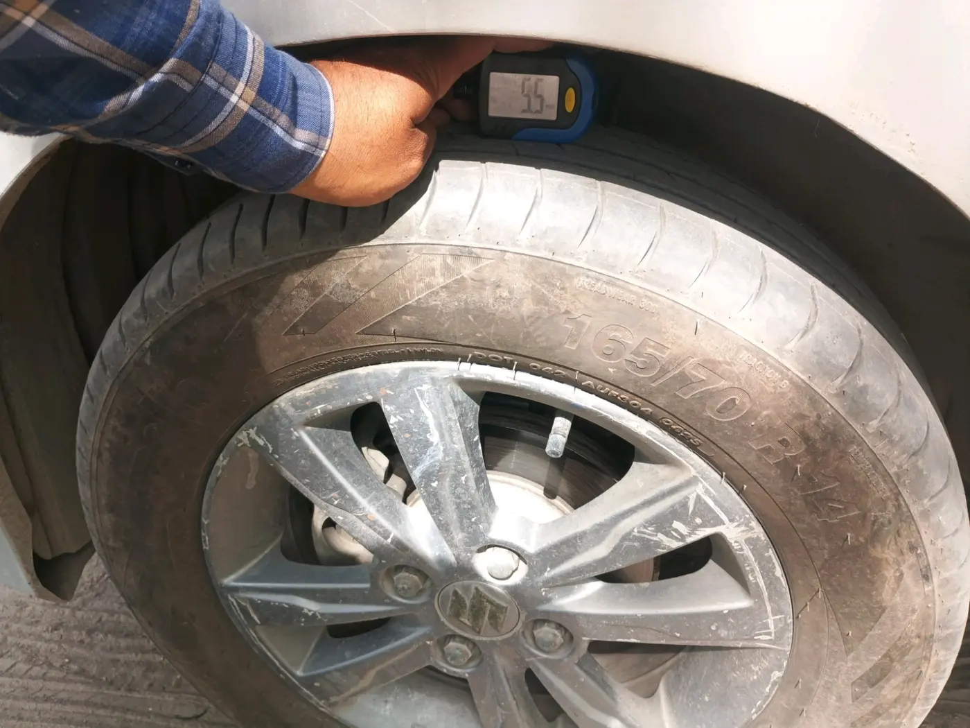 2017 Maruti Wagon R 1.0 VXI+, Petrol, Manual, 92,860 km, tyre