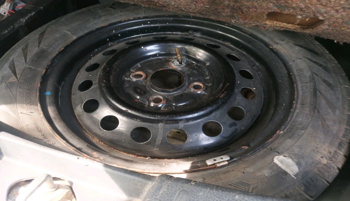 2017 Maruti Wagon R 1.0 VXI+, Petrol, Manual, 92,860 km, tyre