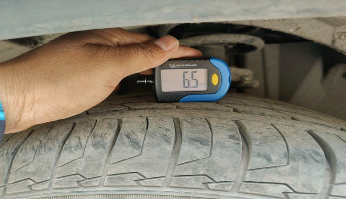 2018 Jeep Compass LIMITED 2.0 DIESEL, Diesel, Manual, 1,35,568 km, tyre