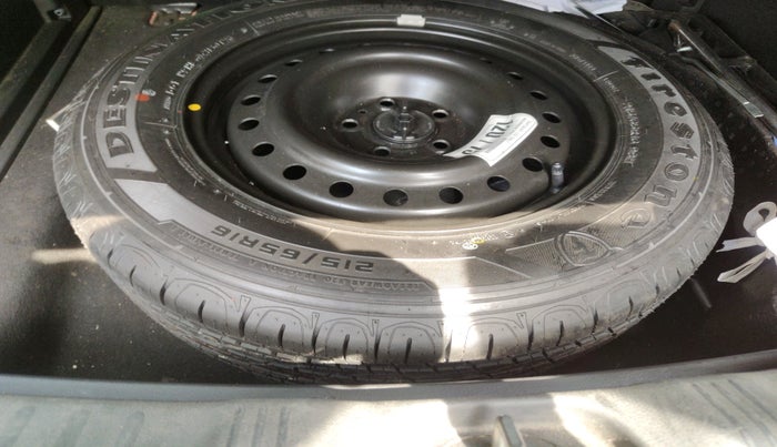 2018 Jeep Compass LIMITED 2.0 DIESEL, Diesel, Manual, 1,35,568 km, tyre