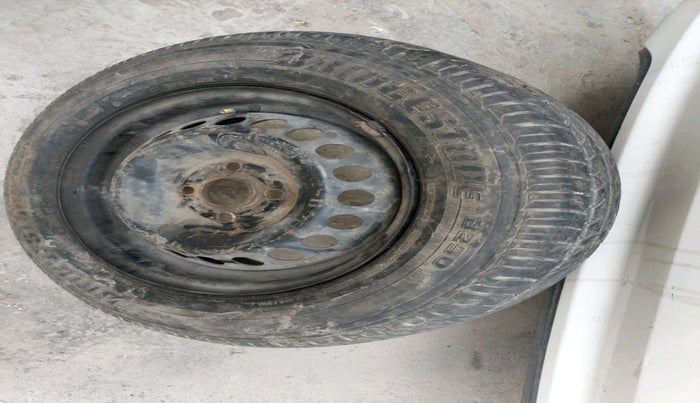 2017 Hyundai Xcent CRDI + ABS, Diesel, Manual, 1,22,864 km, tyre