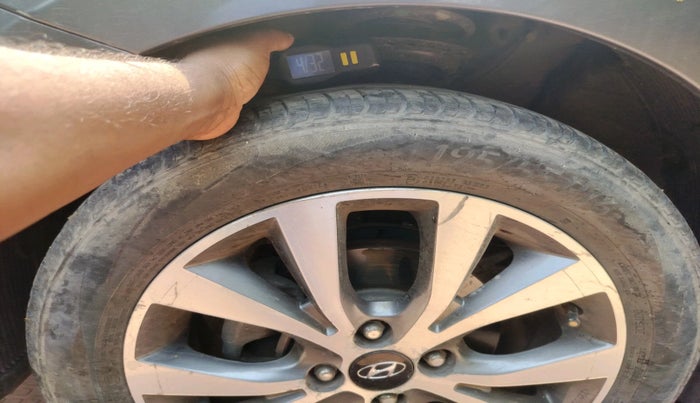 2015 Hyundai Verna FLUIDIC 1.6 VTVT SX, Petrol, Manual, 79,615 km, tyre