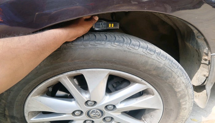 2017 Toyota Innova Crysta 2.8 GX AT 7 STR, Diesel, Automatic, 1,48,984 km, tyre