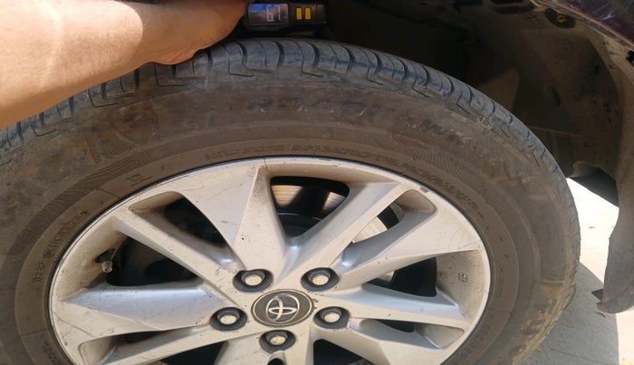 2017 Toyota Innova Crysta 2.8 GX AT 7 STR, Diesel, Automatic, 1,48,984 km, tyre