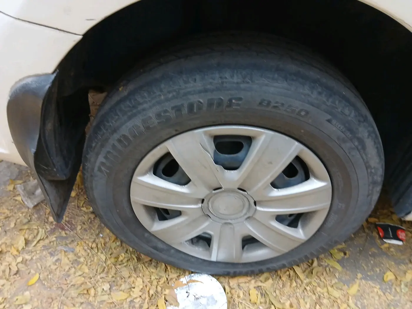 2011 Volkswagen Vento COMFORTLINE 1.6, Petrol, Manual, 89,026 km, tyre