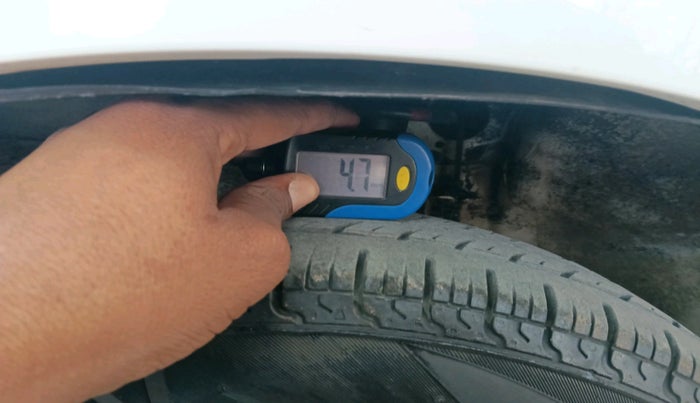 2018 Maruti Alto 800 LXI, Petrol, Manual, 1,55,222 km, tyre