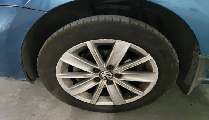 2017 Volkswagen Vento HIGHLINE PLUS 1.5 AT 16 ALLOY, Diesel, Automatic, 66,754 km, tyre