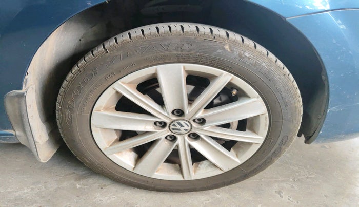 2017 Volkswagen Vento HIGHLINE PLUS 1.5 AT 16 ALLOY, Diesel, Automatic, 66,754 km, tyre