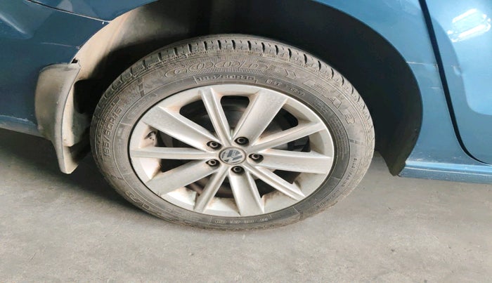 2017 Volkswagen Vento HIGHLINE PLUS 1.5 AT 16 ALLOY, Diesel, Automatic, 66,754 km, tyre