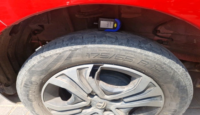 2022 Tata Tiago XT CNG, CNG, Manual, 42,025 km, tyre