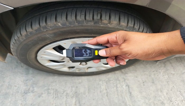 2012 Honda Brio S(O) MT, Petrol, Manual, 33,815 km, tyre