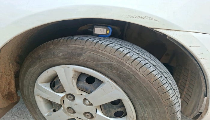 2008 Hyundai Verna VGT CRDI 1.5, Diesel, Manual, 1,59,368 km, tyre