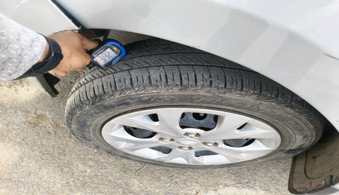 2015 Hyundai Grand i10 SPORTZ 1.2 KAPPA VTVT, Petrol, Manual, 98,838 km, tyre