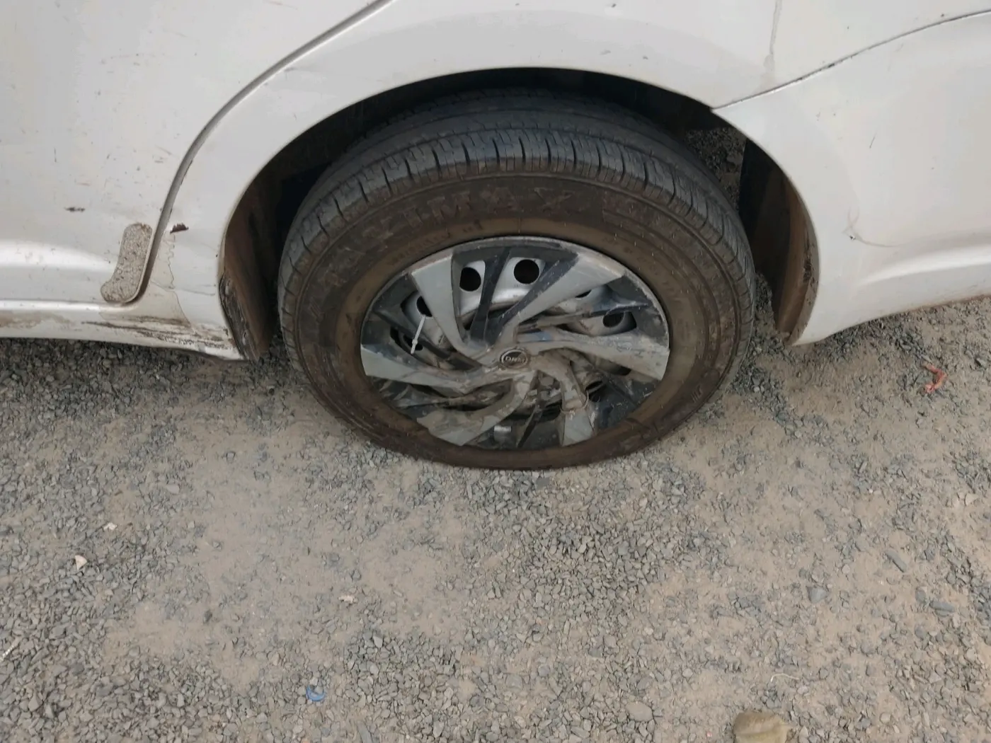 2017 Maruti Swift Dzire TOUR DIESEL, Diesel, Manual, 1,03,020 km, tyre