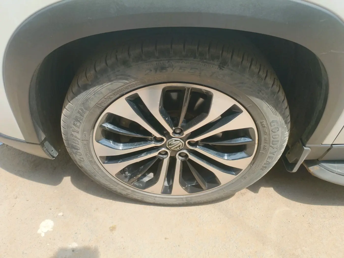 2021 MG HECTOR SHARP HYBRID 1.5 PETROL, Petrol, Manual, 20,844 km, tyre