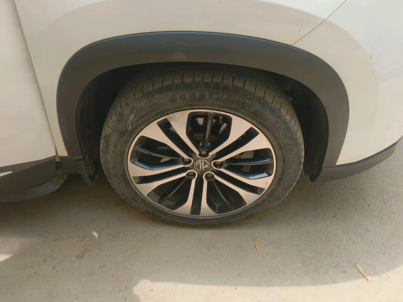 2021 MG HECTOR SHARP HYBRID 1.5 PETROL, Petrol, Manual, 20,844 km, tyre