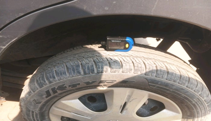 2013 Maruti Wagon R 1.0 VXI, Petrol, Manual, 50,463 km, tyre