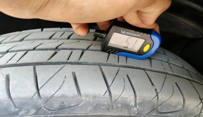 2015 Renault Duster 85 PS RXL DIESEL, Diesel, Manual, 1,25,963 km, tyre