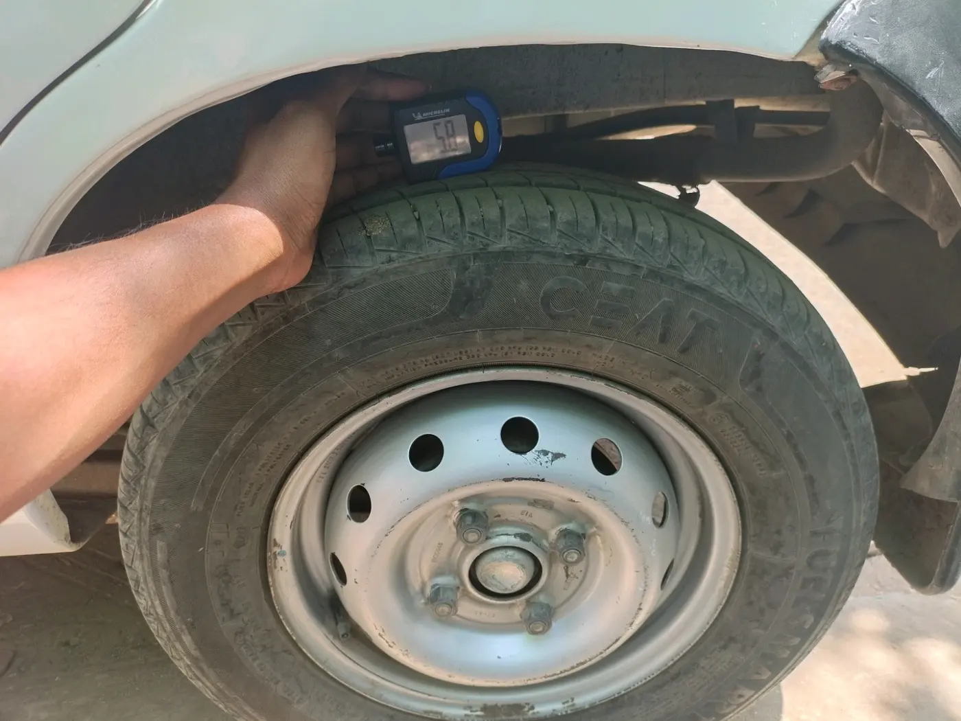 2011 Maruti Alto LX, Petrol, Manual, 52,315 km, tyre