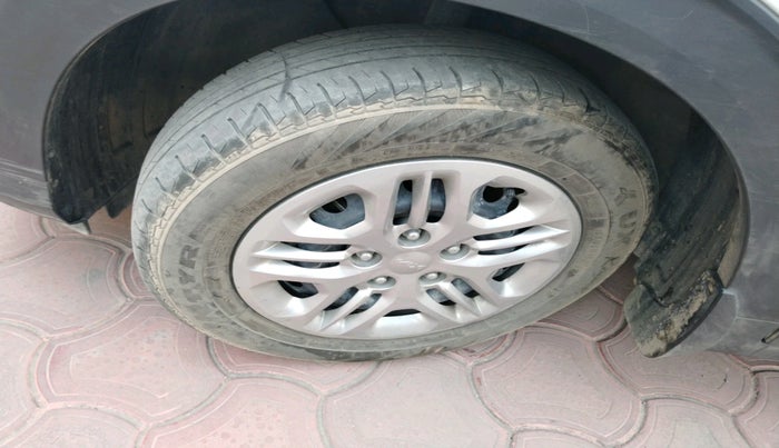 2024 KIA CARENS Prestige (O) 1.5 Petrol 7 STR, Petrol, Manual, 18,049 km, tyre