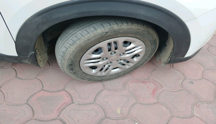 2024 KIA CARENS Prestige (O) 1.5 Petrol 7 STR, Petrol, Manual, 18,049 km, tyre