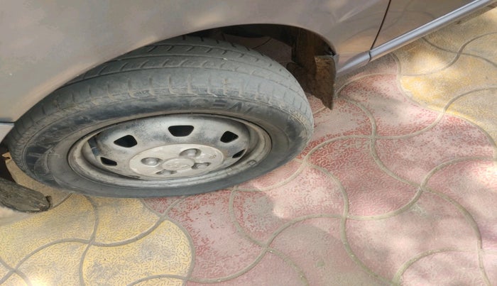 2014 Hyundai Santro Xing GL, CNG, Manual, 1,96,966 km, tyre