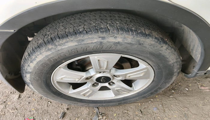 2012 Mahindra XUV500 W8, Diesel, Manual, 98,204 km, tyre