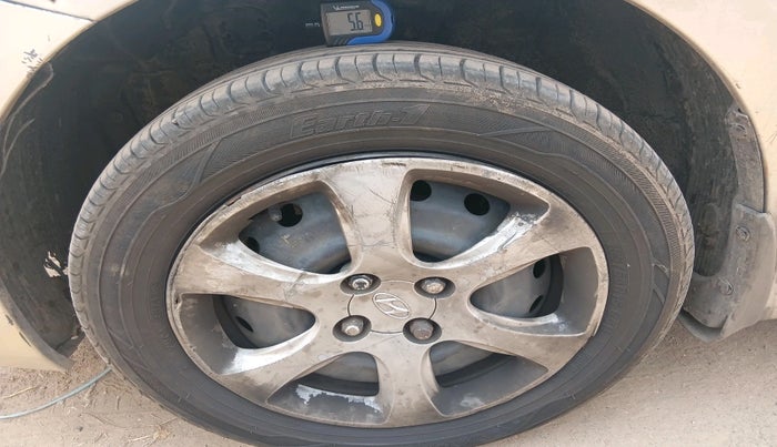 2011 Hyundai Verna FLUIDIC 1.6 VTVT, Petrol, Manual, 1,31,591 km, tyre