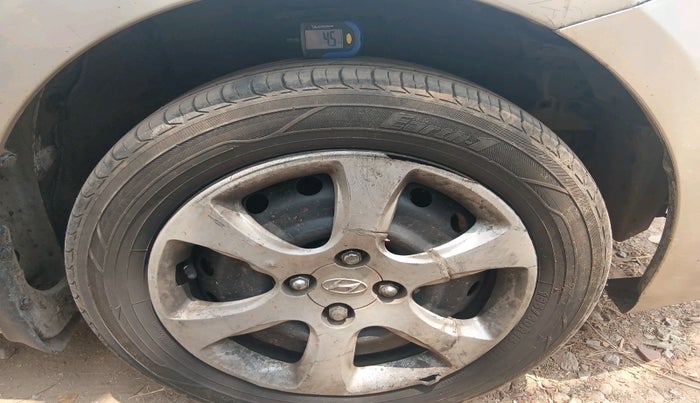 2011 Hyundai Verna FLUIDIC 1.6 VTVT, Petrol, Manual, 1,31,591 km, tyre