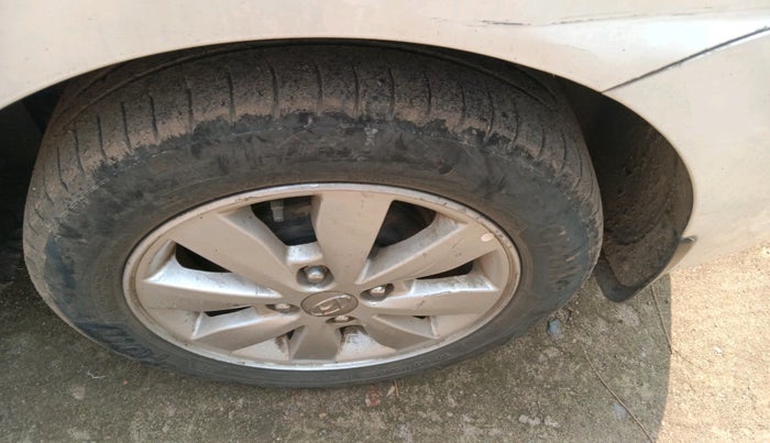 2016 Hyundai Xcent S (O) 1.2, Petrol, Manual, 89,002 km, tyre