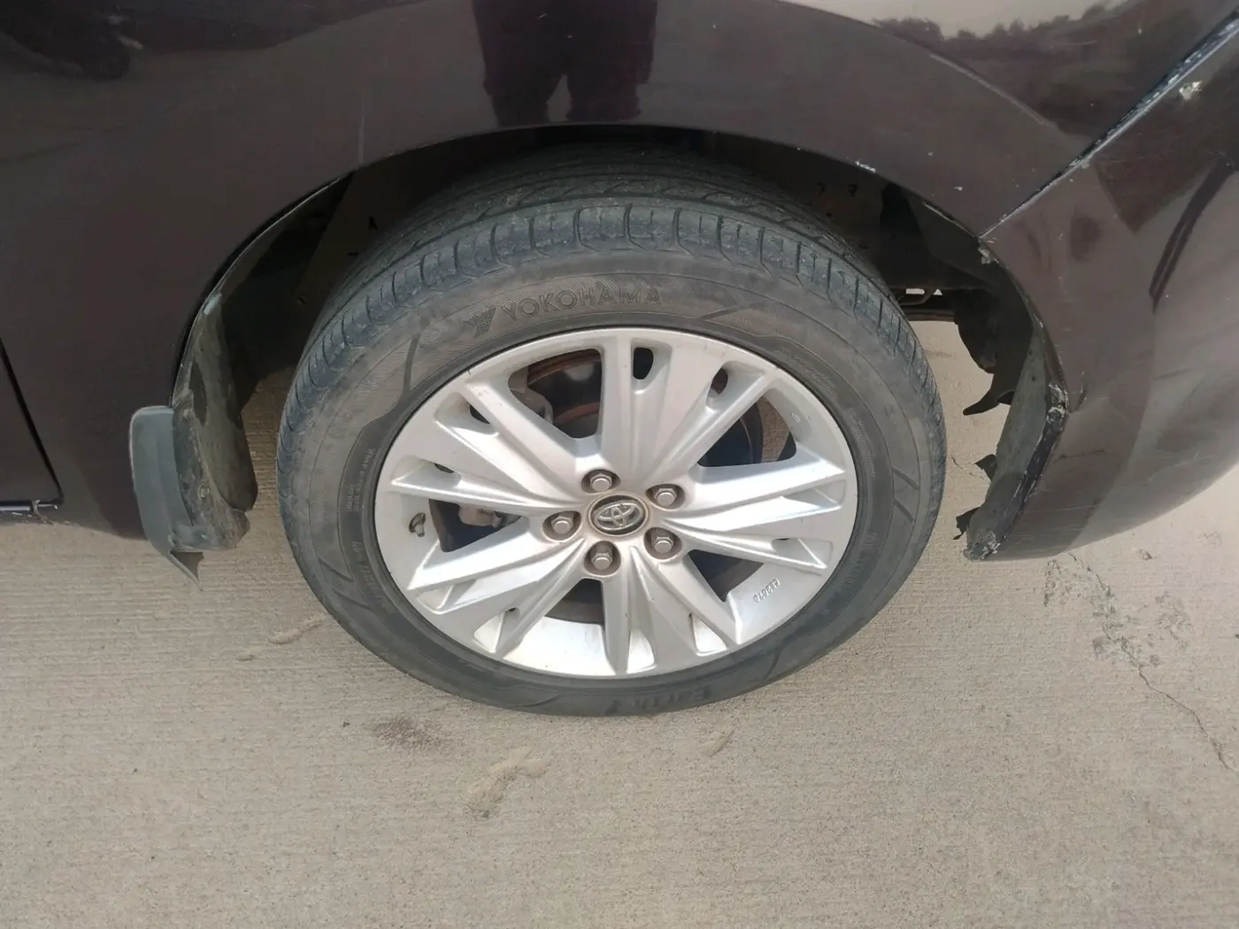 2019 Toyota Innova Crysta 2.8 ZX AT 7 STR, Diesel, Automatic, 1,44,335 km, tyre