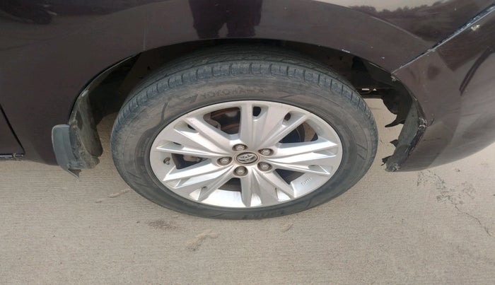 2019 Toyota Innova Crysta 2.8 ZX AT 7 STR, Diesel, Automatic, 1,44,335 km, tyre