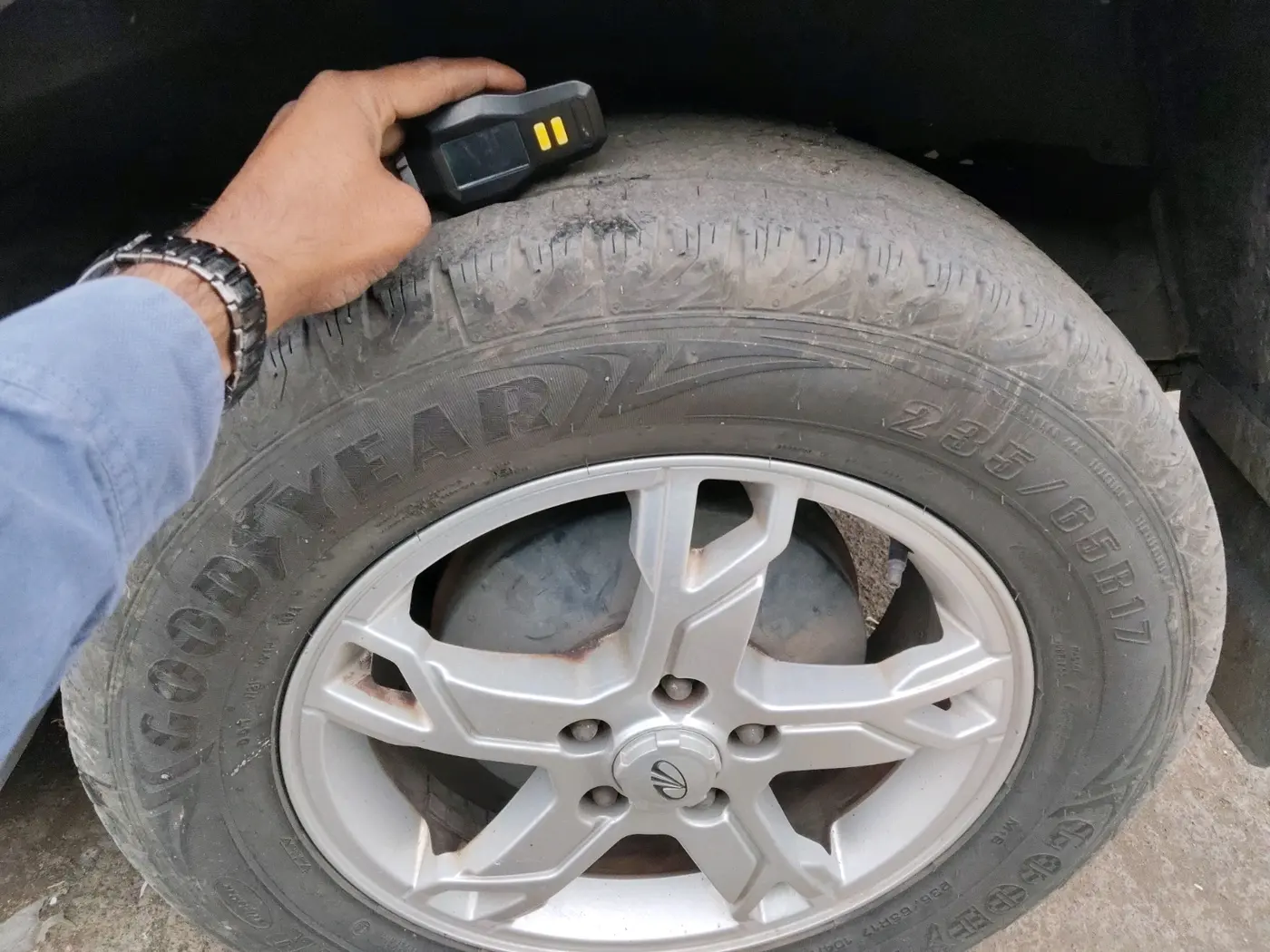 2017 Mahindra Scorpio S10, Diesel, Manual, 81,214 km, tyre