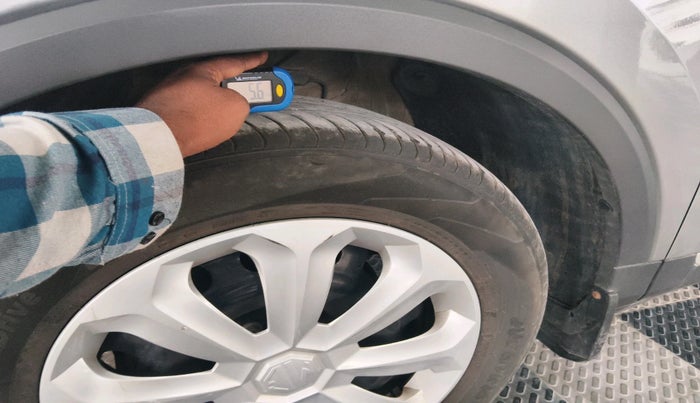 2024 MG ASTOR Sprint 1.5 MT (Ivory), Petrol, Manual, 13,380 km, tyre