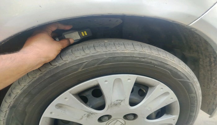 2013 Honda Amaze 1.2L I-VTEC S, Petrol, Manual, 1,05,322 km, tyre