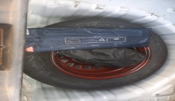 2022 Renault Kiger RXE MT, Petrol, Manual, 97,211 km, tyre