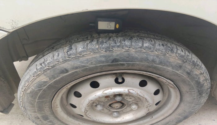 2011 Maruti Wagon R 1.0 LXI CNG, CNG, Manual, 1,34,042 km, tyre