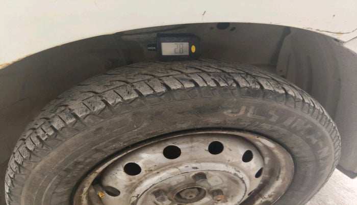 2011 Maruti Wagon R 1.0 LXI CNG, CNG, Manual, 1,34,042 km, tyre