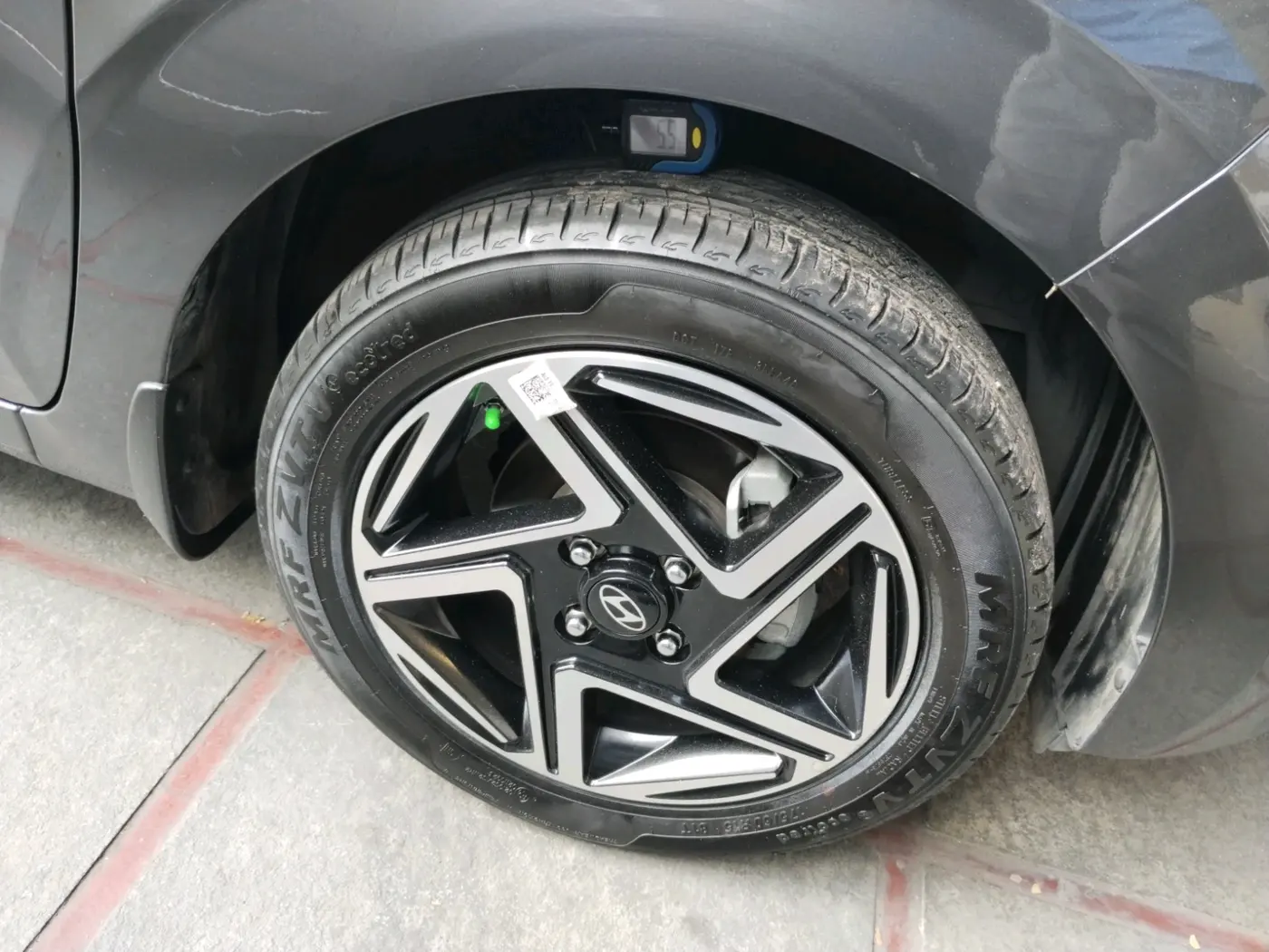 2024 Hyundai GRAND I10 NIOS ASTA AMT 1.2 KAPPA VTVT, Petrol, Automatic, 12,069 km, tyre