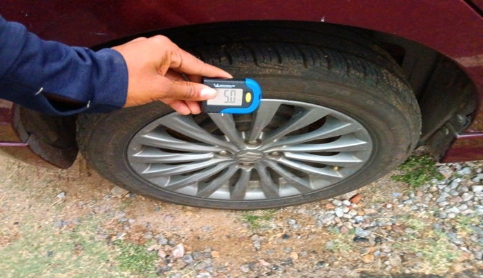 2015 Maruti Ciaz ZXI+ RS, Petrol, Manual, 1,24,849 km, tyre