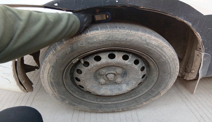 2012 Toyota Etios Liva GD, Diesel, Manual, 2,10,764 km, tyre