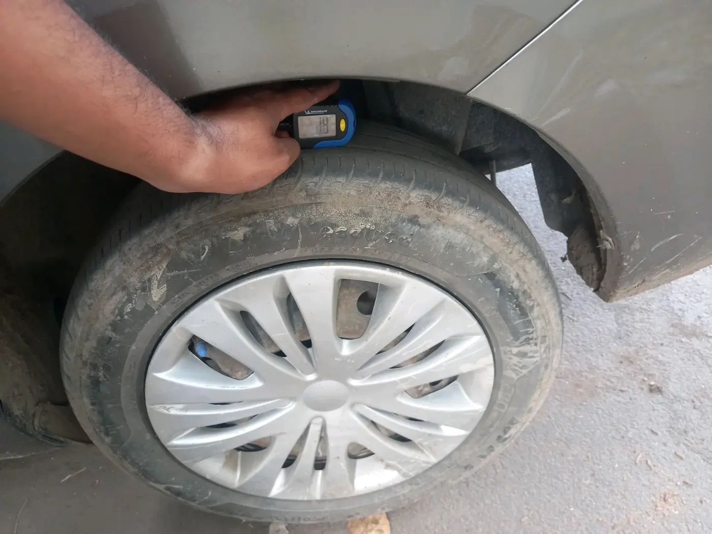 2021 Maruti Ertiga VXI CNG, CNG, Manual, 1,10,516 km, tyre