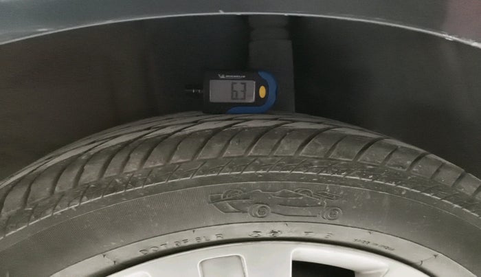 2011 Ford Figo TITANIUM 1.2 PETROL, Petrol, Manual, 79,727 km, tyre