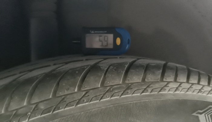 2011 Ford Figo TITANIUM 1.2 PETROL, Petrol, Manual, 79,727 km, tyre