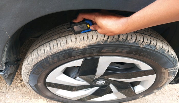 2022 Nissan MAGNITE XL, Petrol, Manual, 4,559 km, tyre