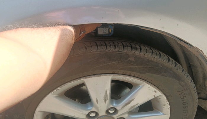 2013 Toyota Corolla Altis VL AT PETROL, Petrol, Automatic, 99,475 km, tyre