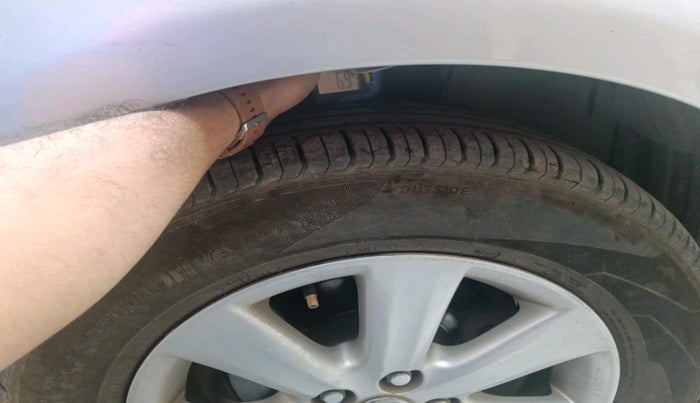 2013 Toyota Corolla Altis VL AT PETROL, Petrol, Automatic, 99,475 km, tyre