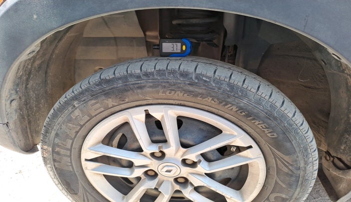 2020 Renault TRIBER RXL MT, Petrol, Manual, 2,04,547 km, tyre